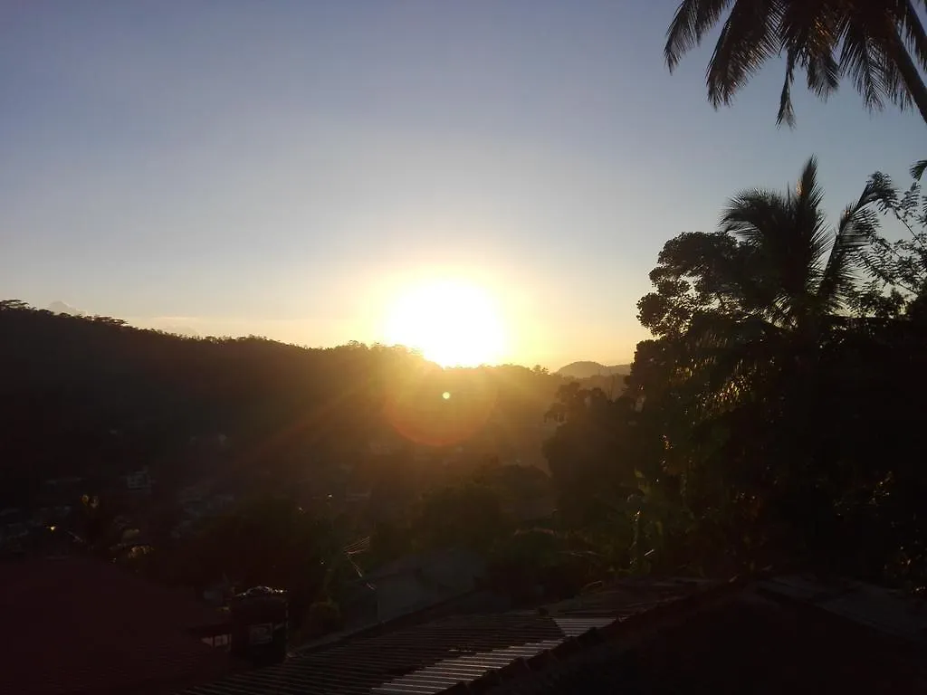 Homestay Mountain View Apartment Kandy