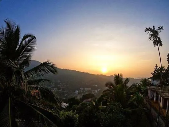 Mountain View Apartment Kandy Homestay